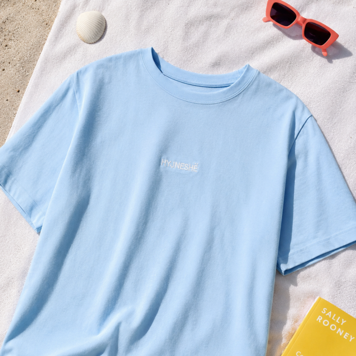 HYJNESHË – T-Shirt Baby Blue me Qëndisje